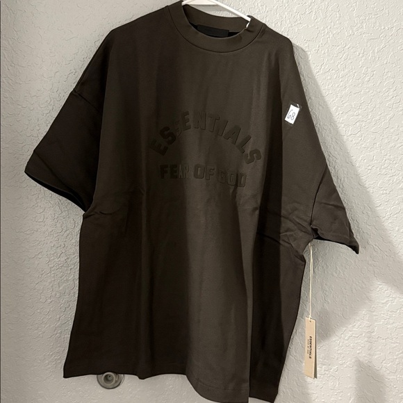 68. Fear of God Essentials Gray Crewneck T shirt - Picture 1 of 2